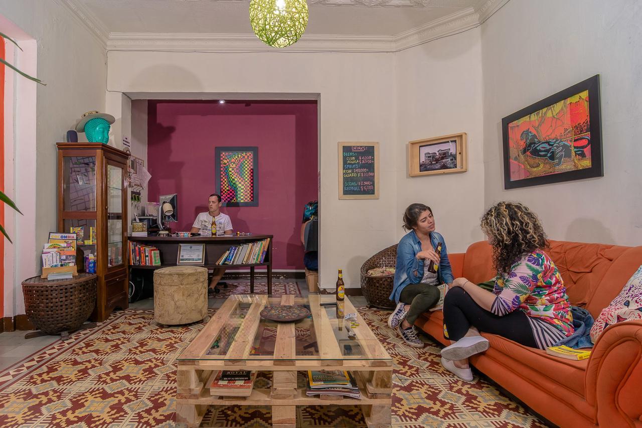 Raiz Hostel Medellín Esterno foto