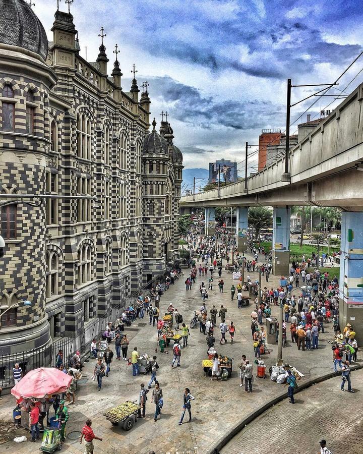 Raiz Hostel Medellín Esterno foto